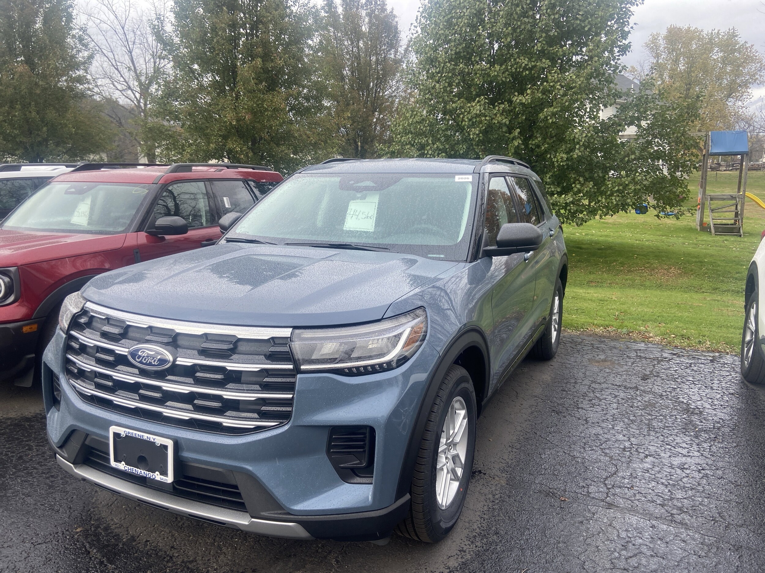 2026 Ford Explorer photo 4