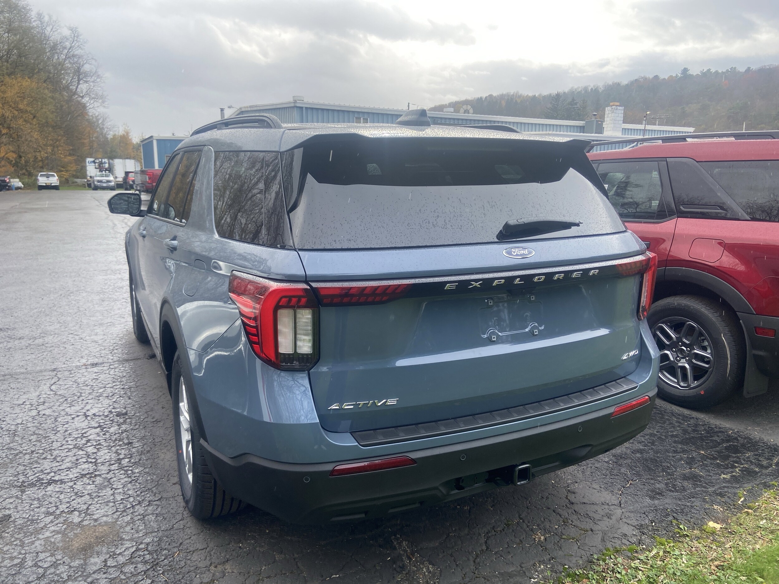 2026 Ford Explorer photo 3