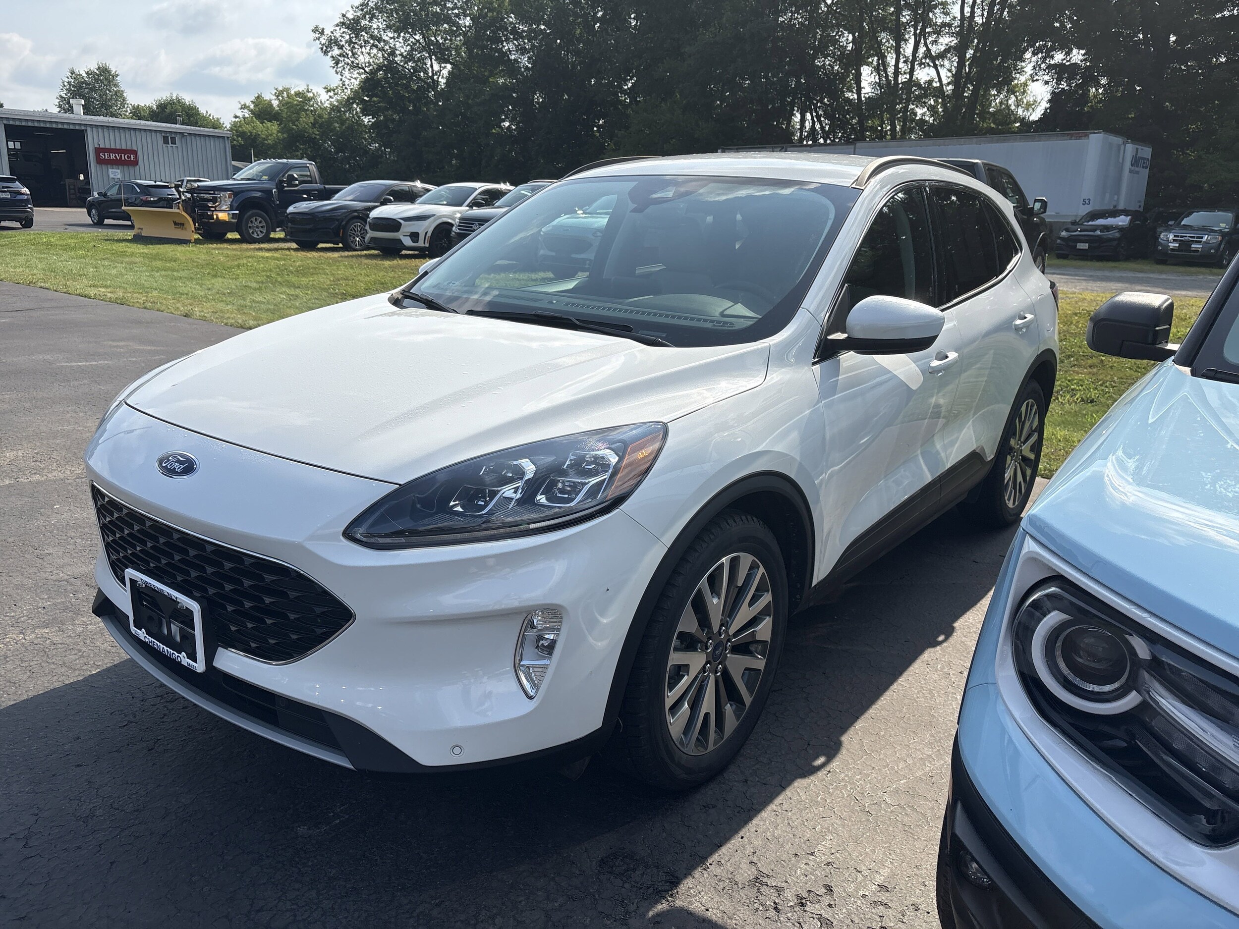 2022 Ford Escape Titanium Hybrid photo 3