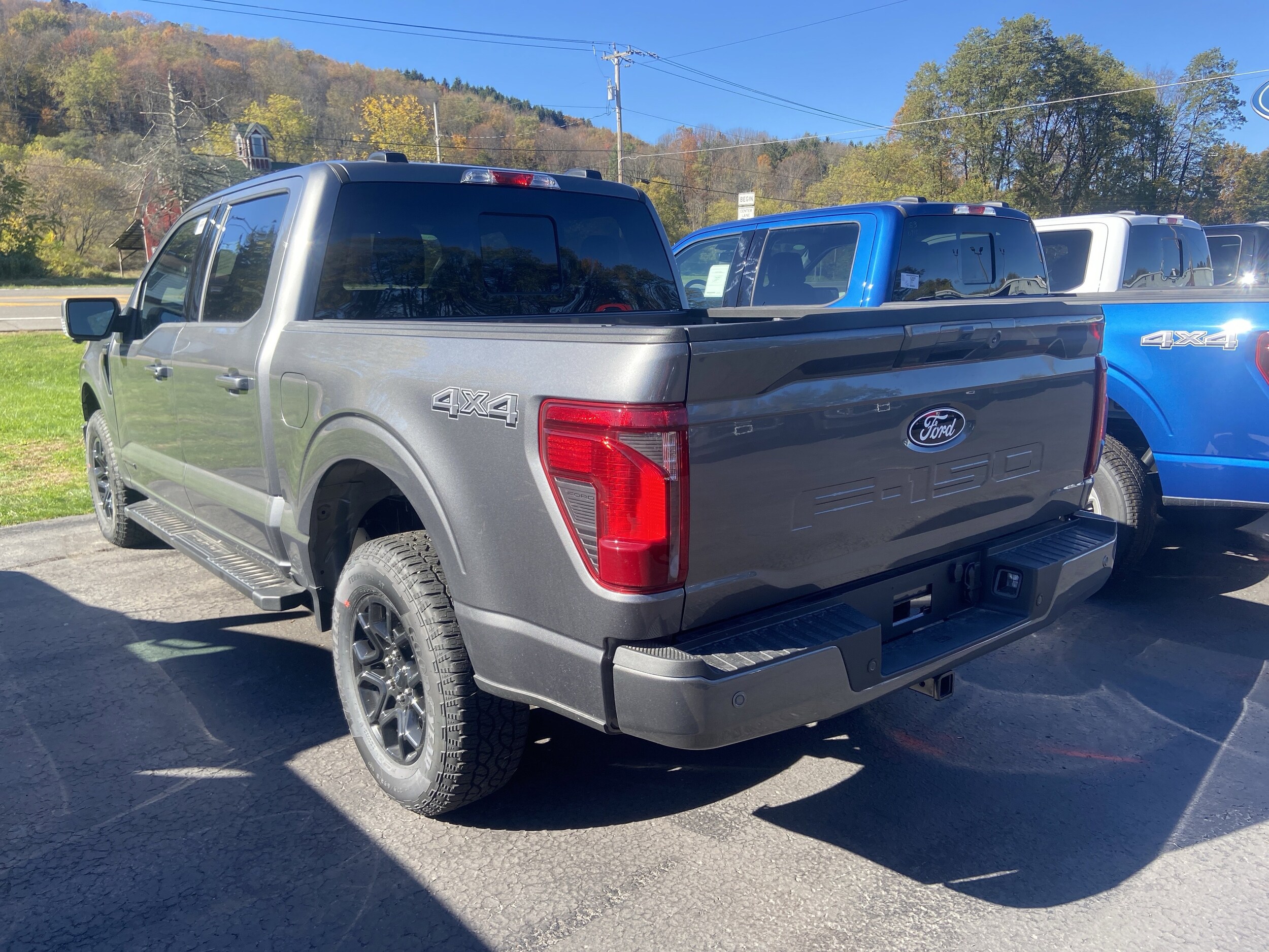 2025 Ford F-150 XLT photo 3