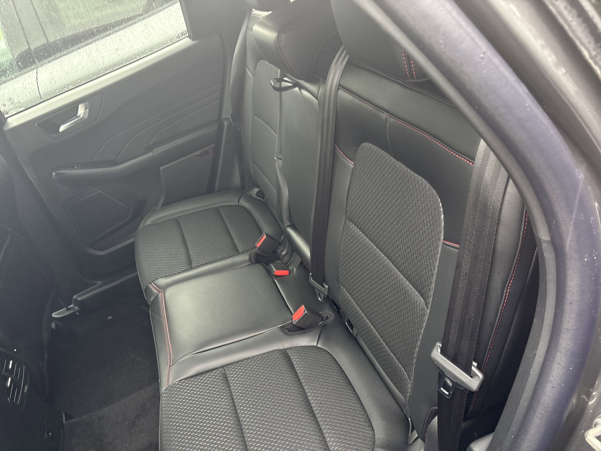 2025 Ford Escape ST-Line photo 3
