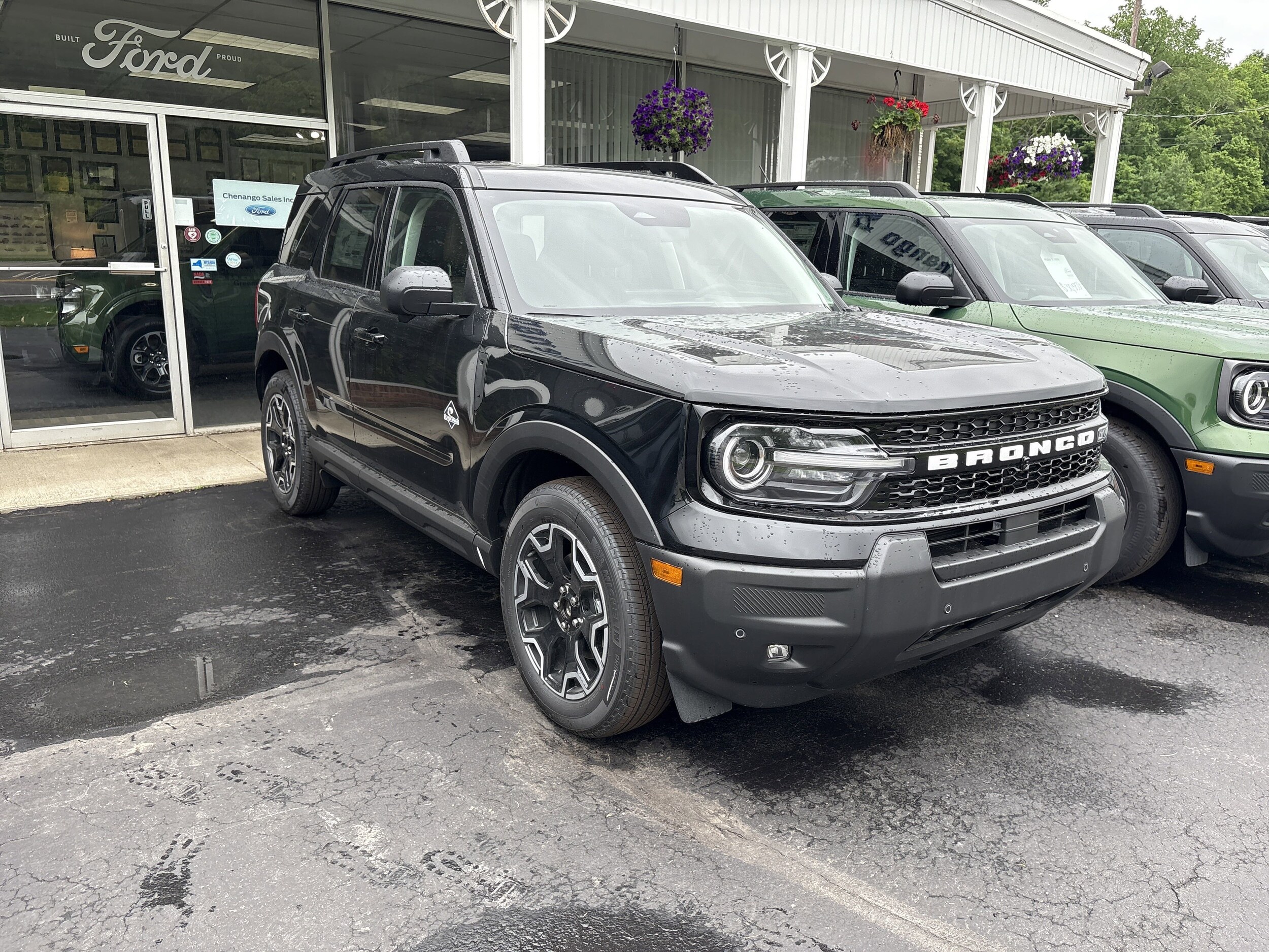 2025 Ford Bronco Sport Outer Banks photo 2