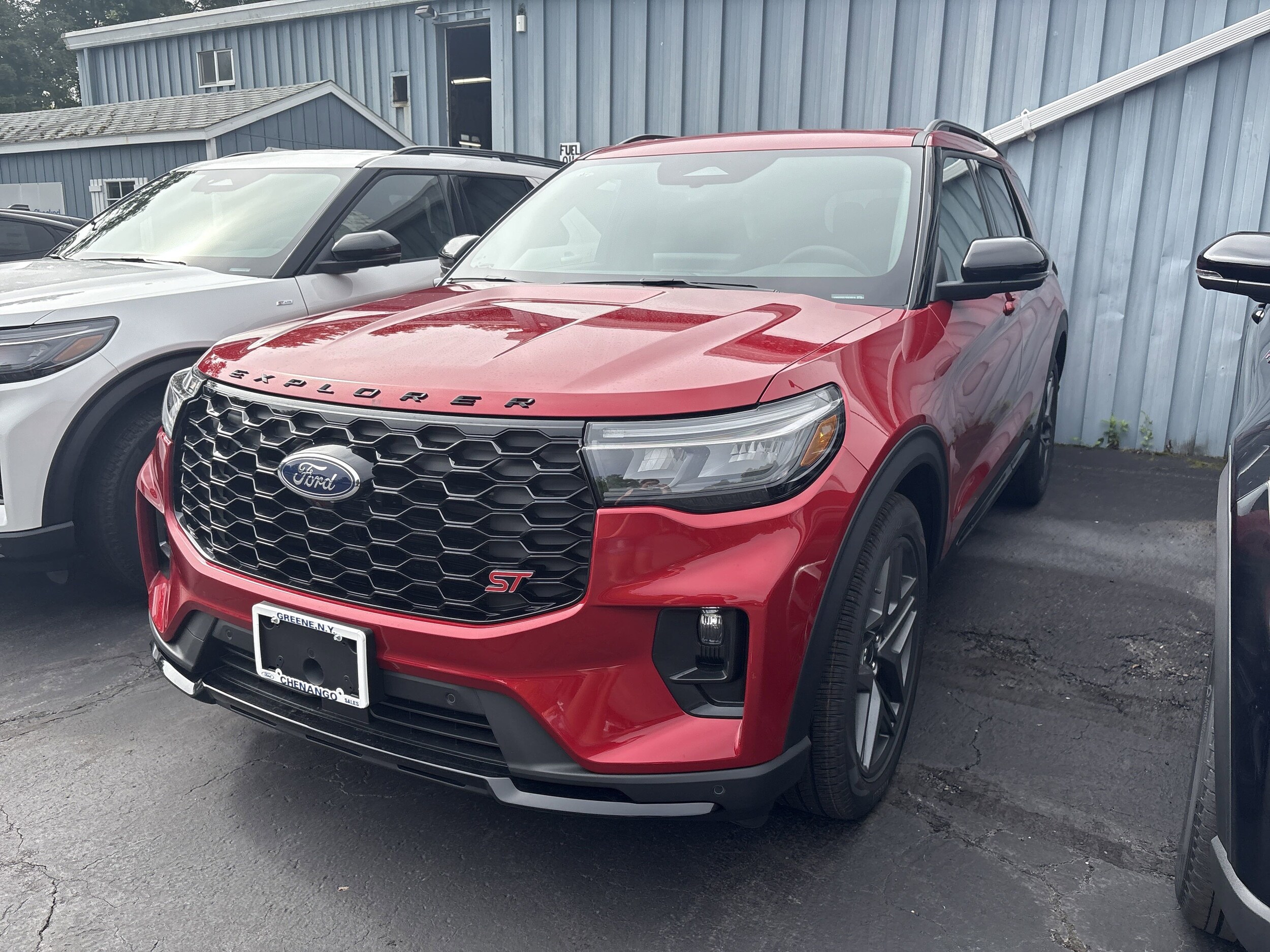 2025 Ford Explorer ST photo 3