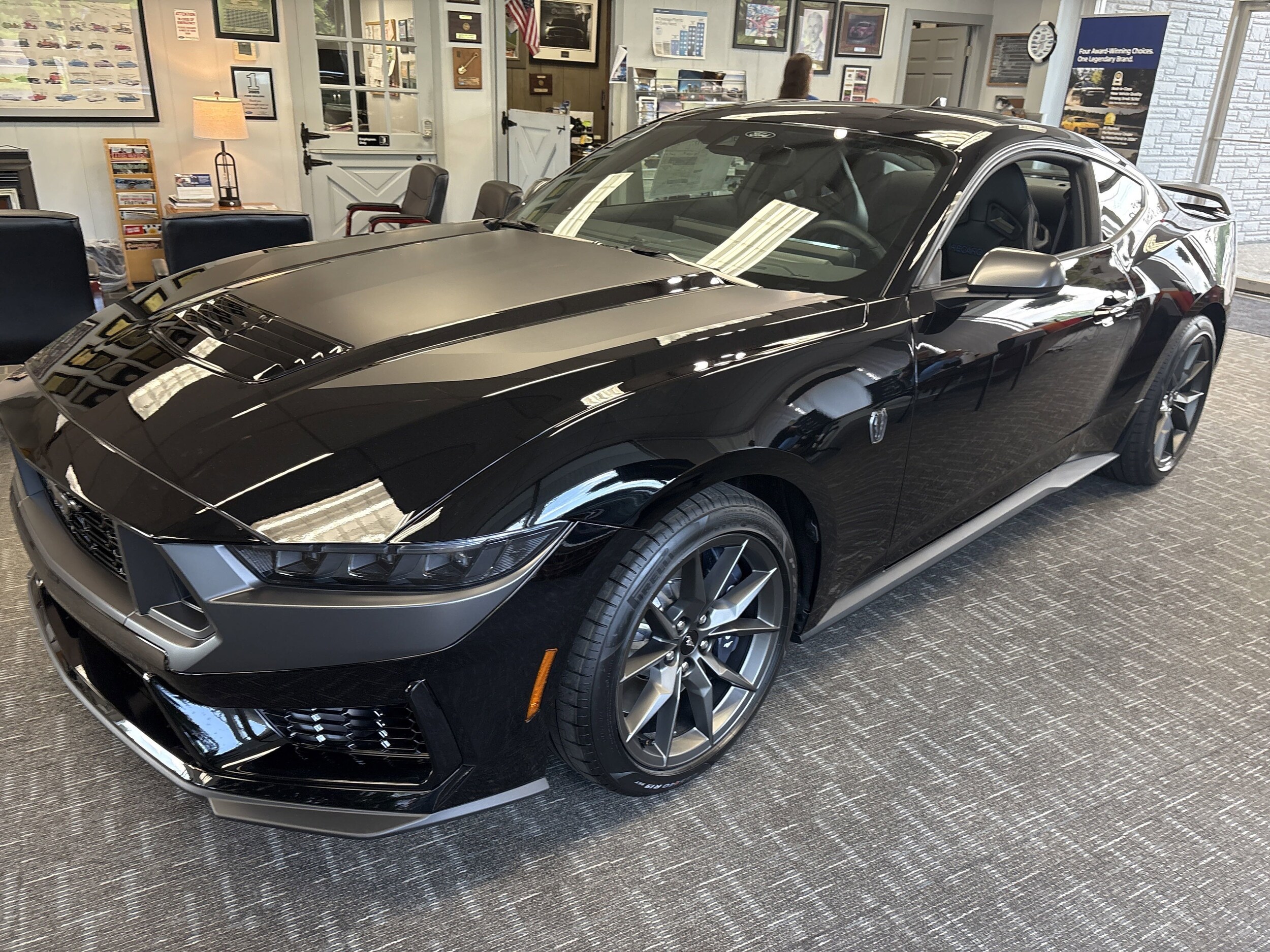 2025 Ford Mustang Dark Horse Deluxe photo 2