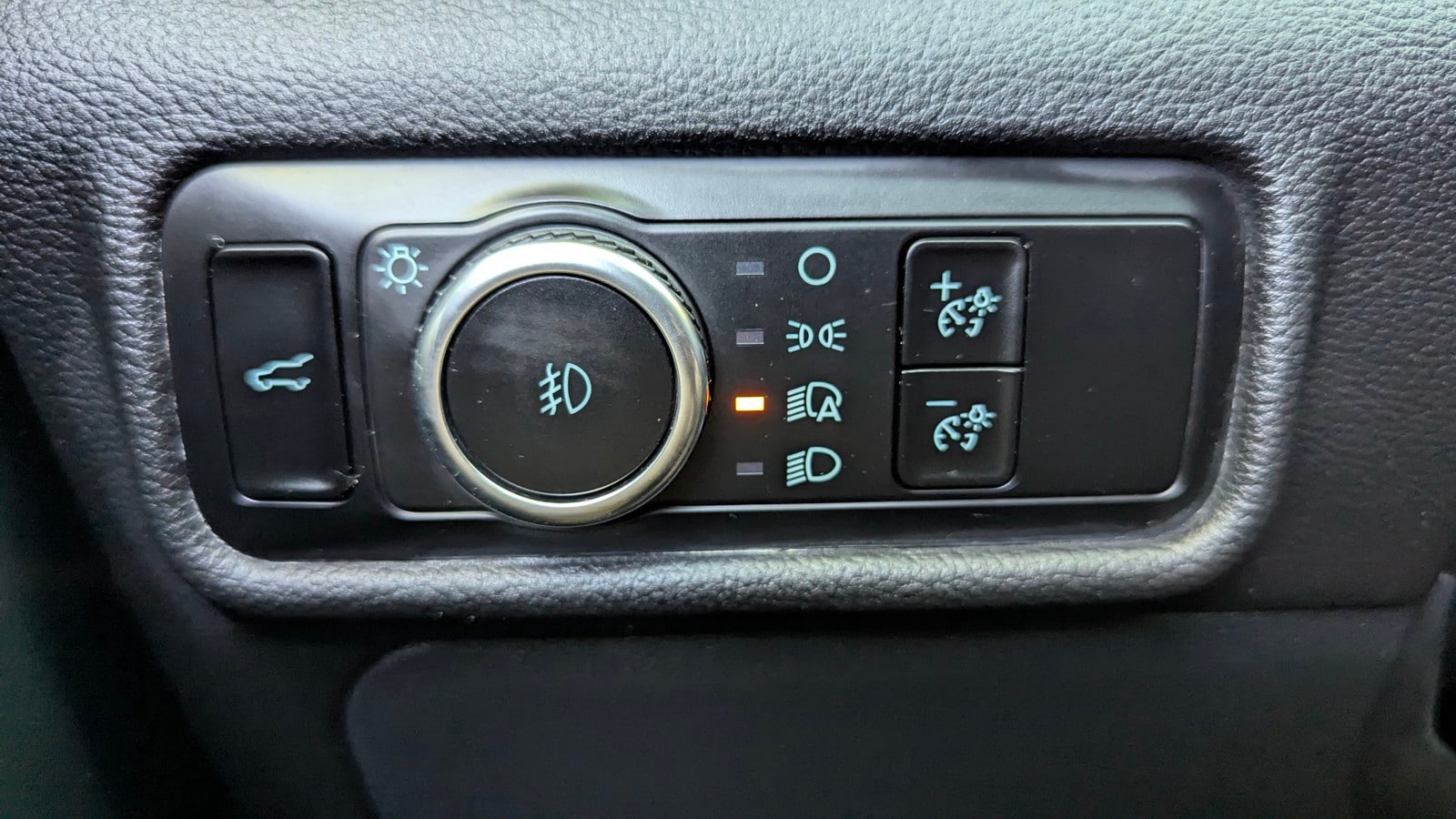 2023 Ford Explorer Limited - Photo 31