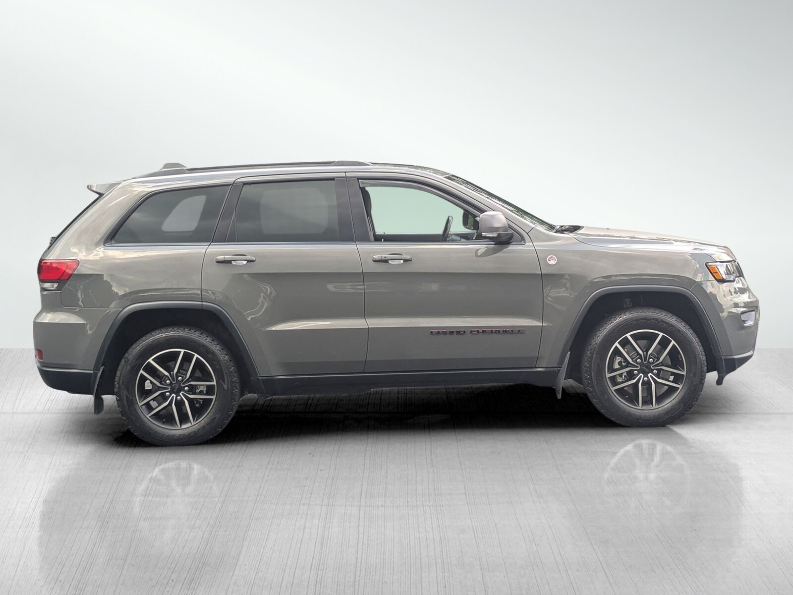 2021 Jeep Grand Cherokee Trailhawk photo 3