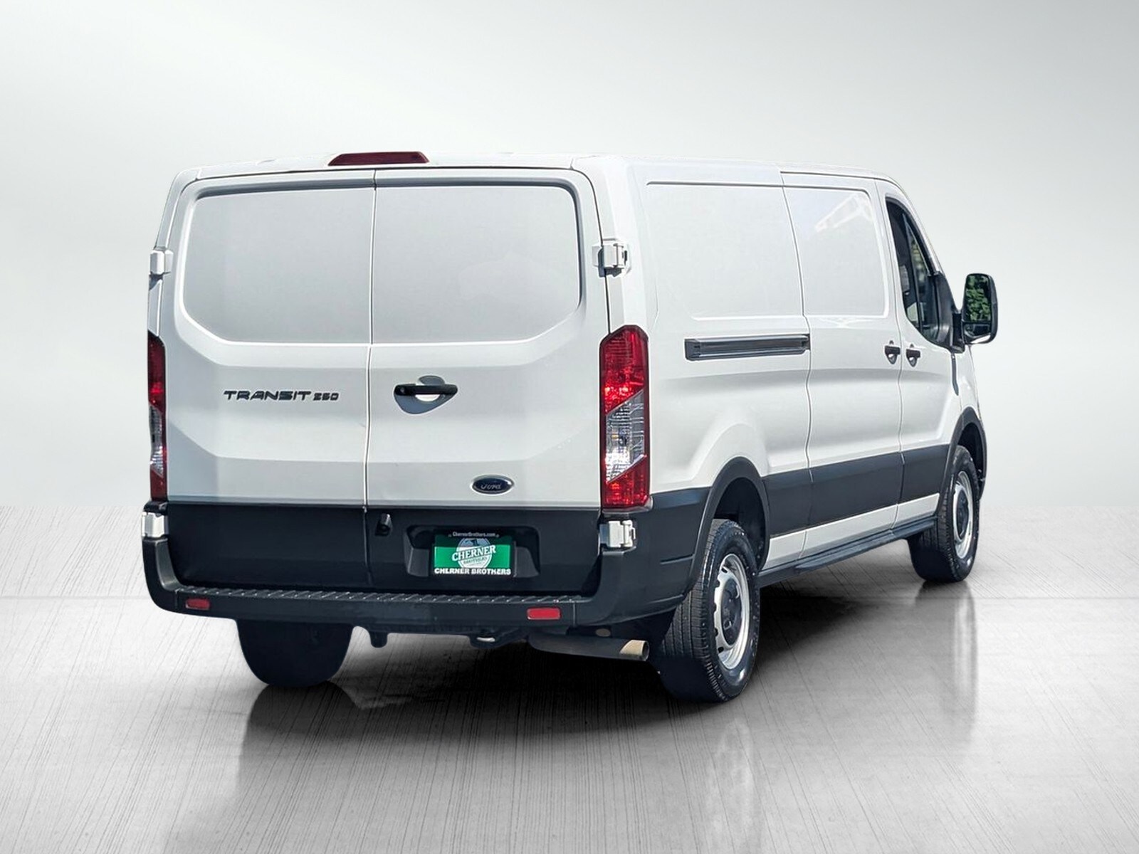 2022 Ford Transit photo 2