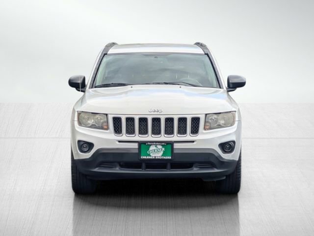 2016 Jeep Compass Sport photo 2
