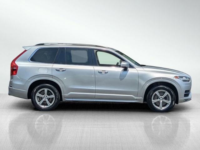2019 Volvo XC90 T5 Momentum photo 4