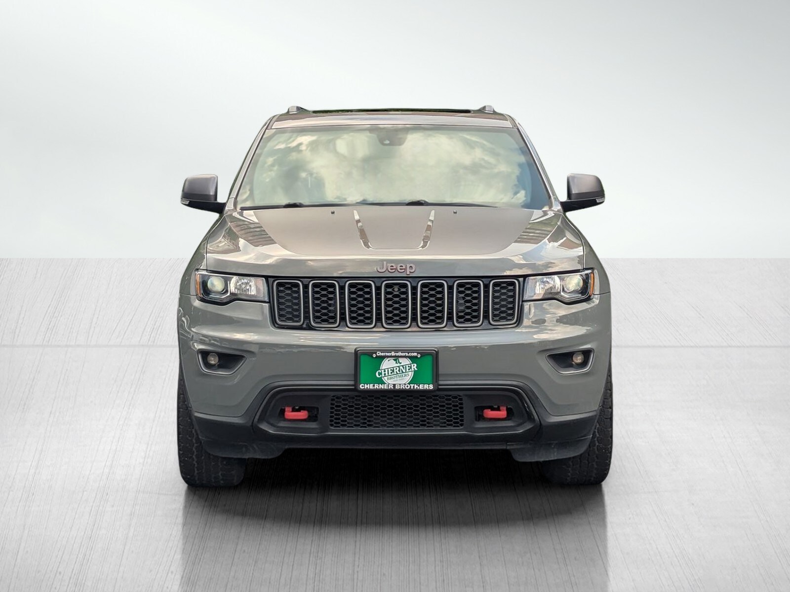 2021 Jeep Grand Cherokee Trailhawk photo 2