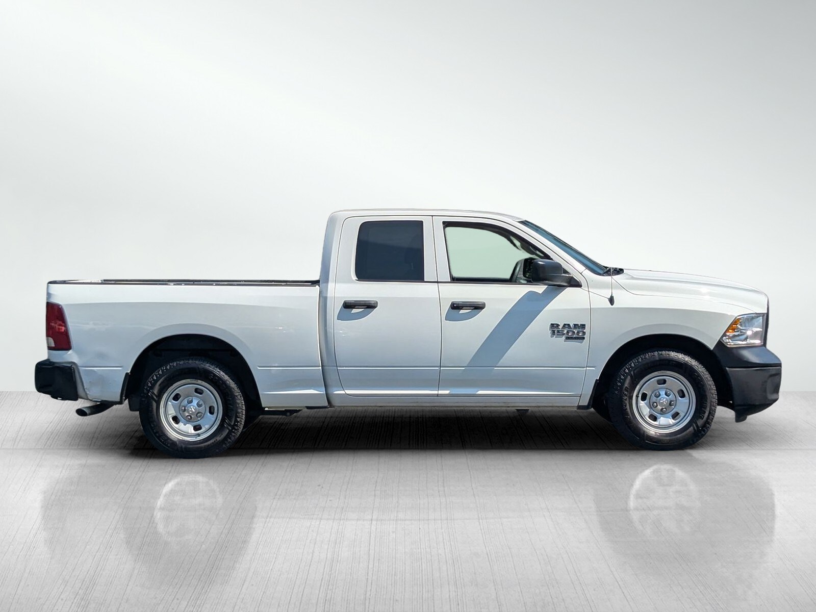 2021 Ram 1500 Classic photo 3