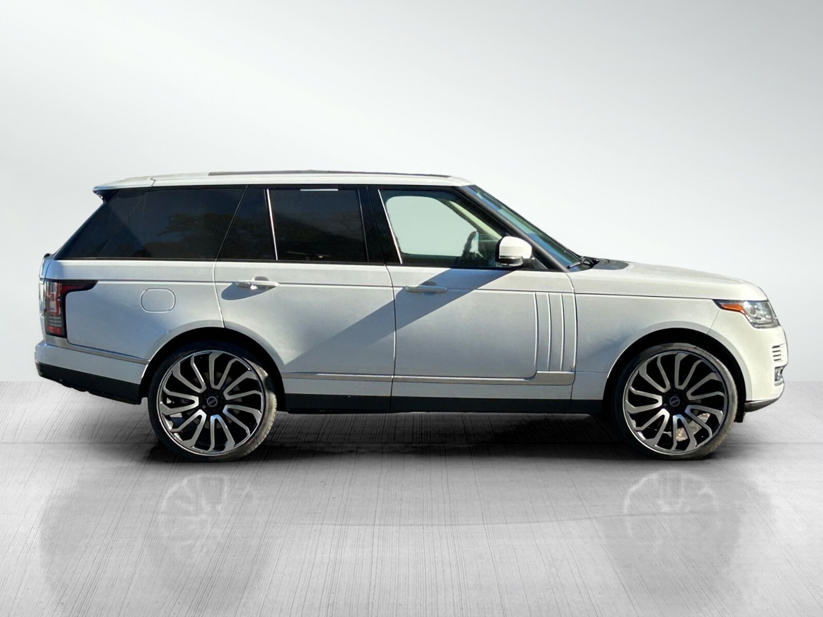 2016 Land Rover Range Rover HSE SuperCharged photo 3