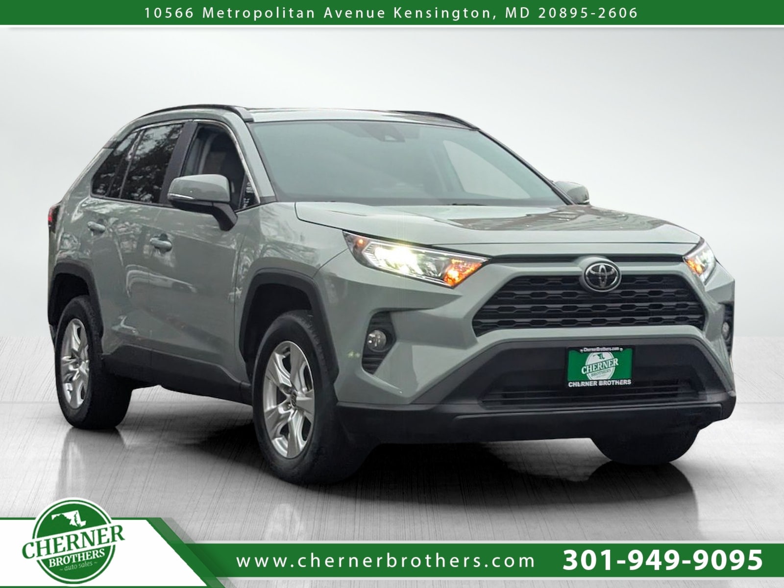2021 Toyota RAV4 XLE's photo