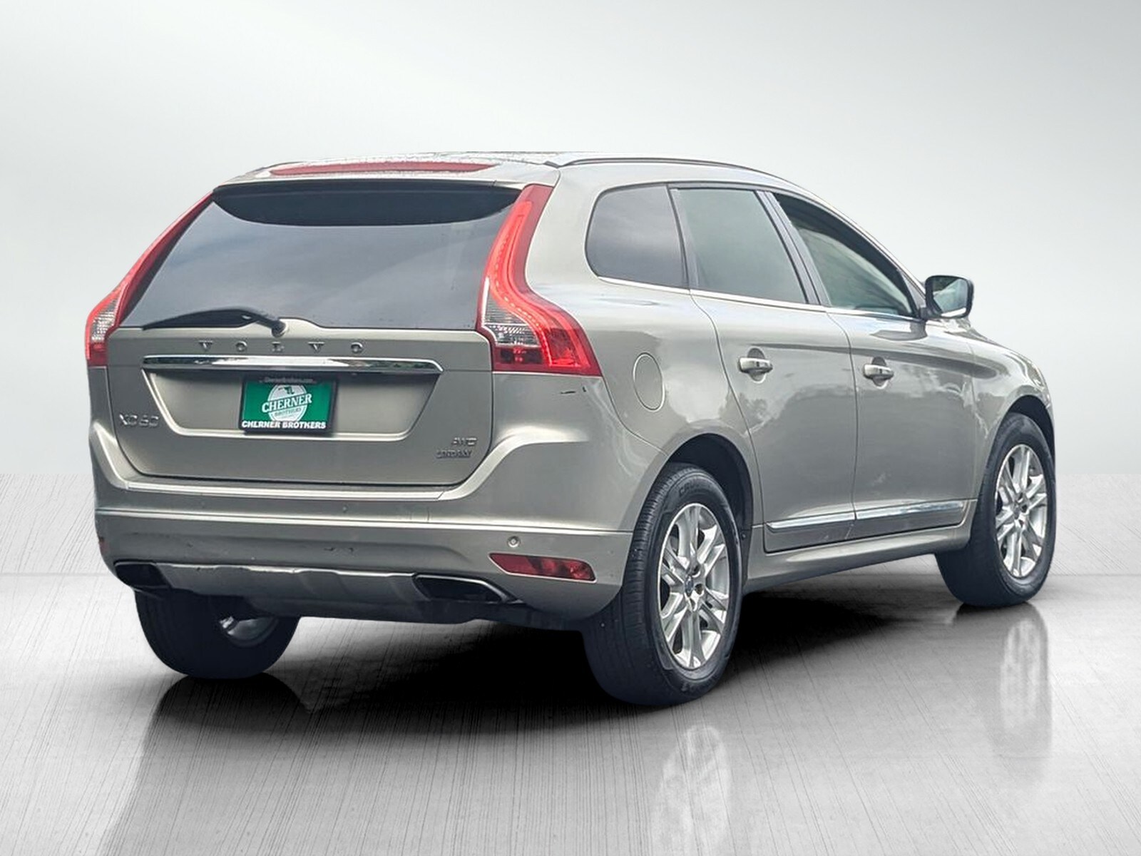 2015 Volvo XC60 3.2 Platinum photo 2