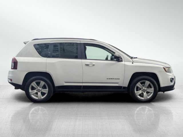 2016 Jeep Compass Sport photo 3