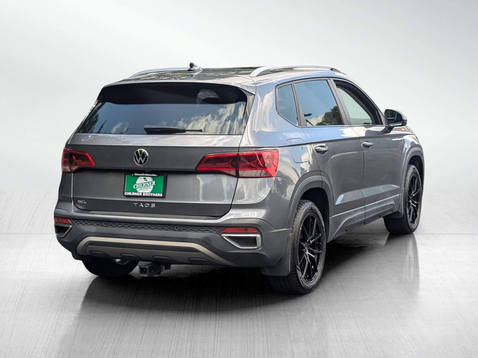 2022 Volkswagen Taos SEL photo 2