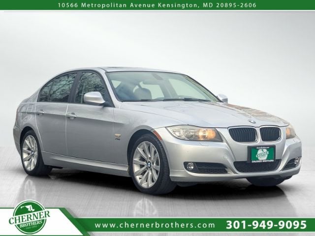 2011 BMW 3 Series 328i's photo
