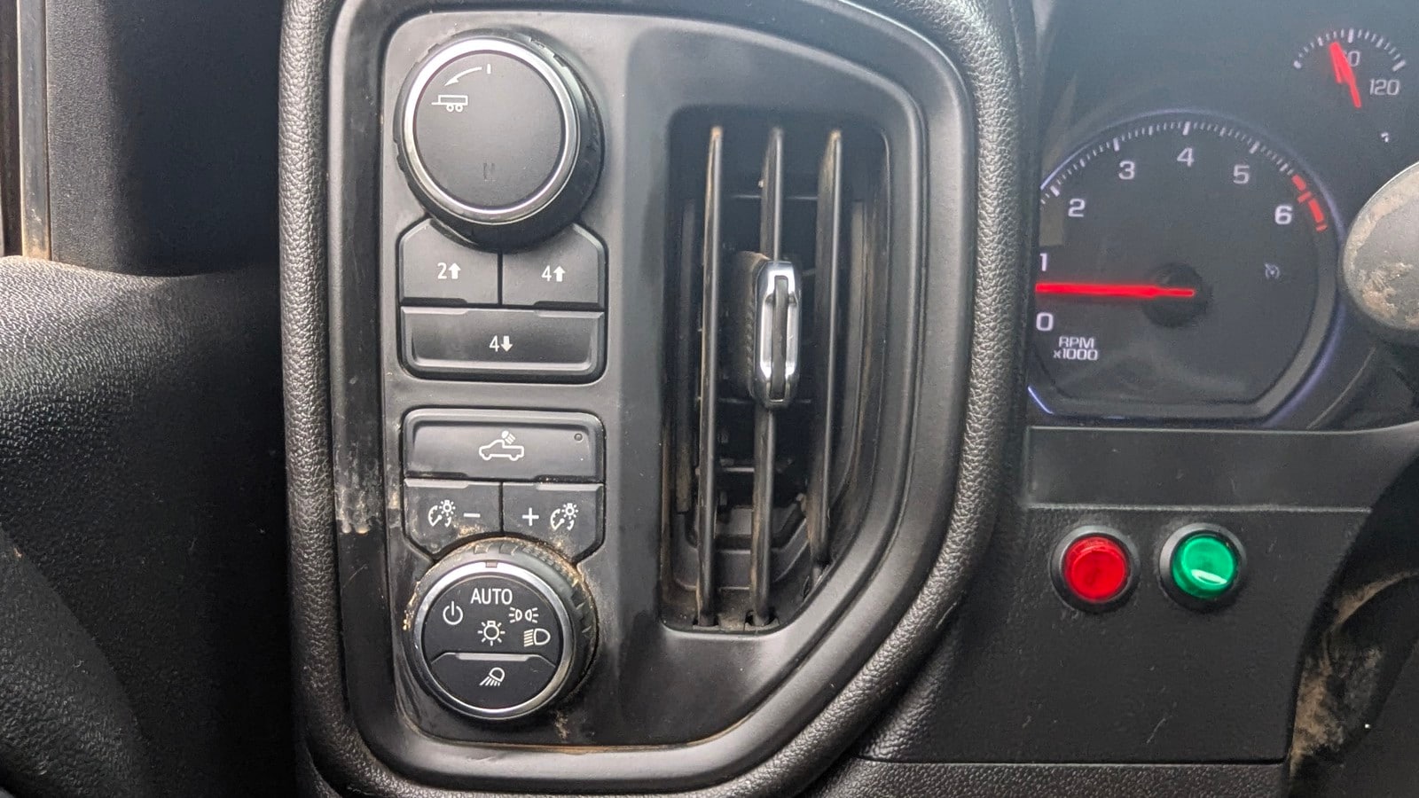 2020 Chevrolet Silverado 2500HD Custom - Photo 27