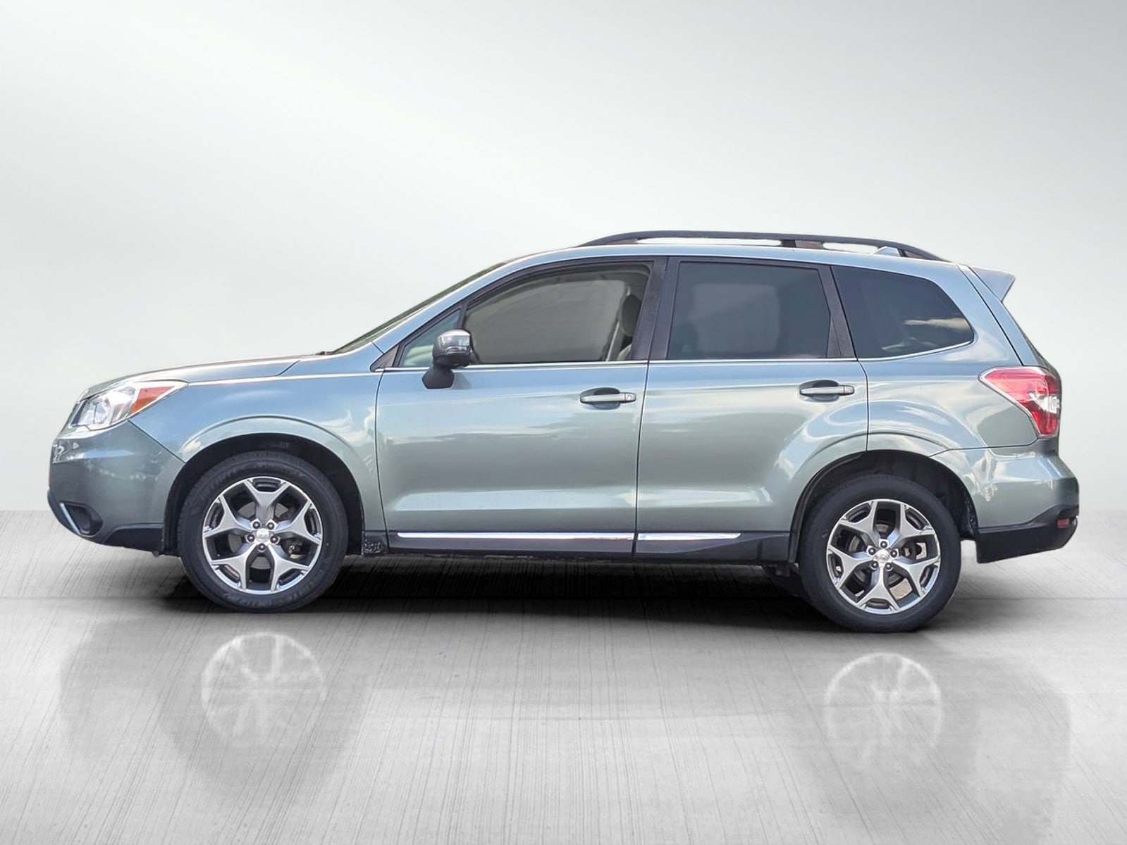 2016 Subaru Forester i Touring - Photo 7