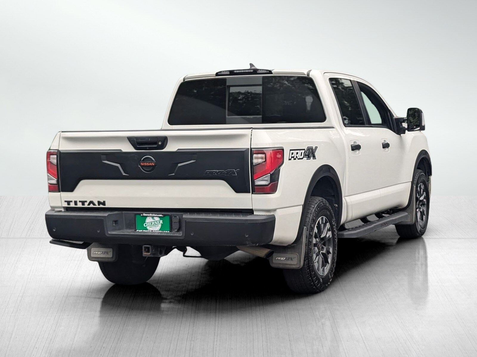 2022 Nissan Titan PRO-4X photo 4
