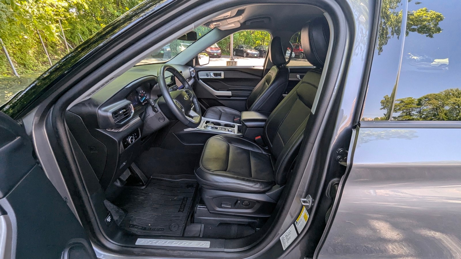 2023 Ford Explorer Limited - Photo 17