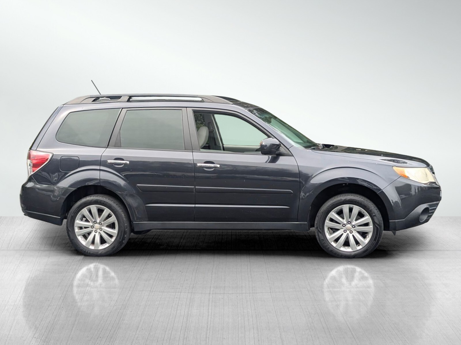 2011 Subaru Forester 2.5X Premium photo 3