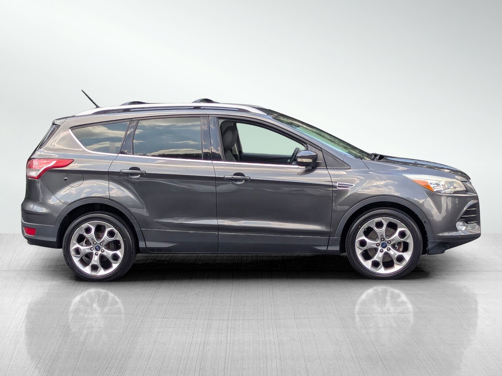 2016 Ford Escape Titanium photo 2
