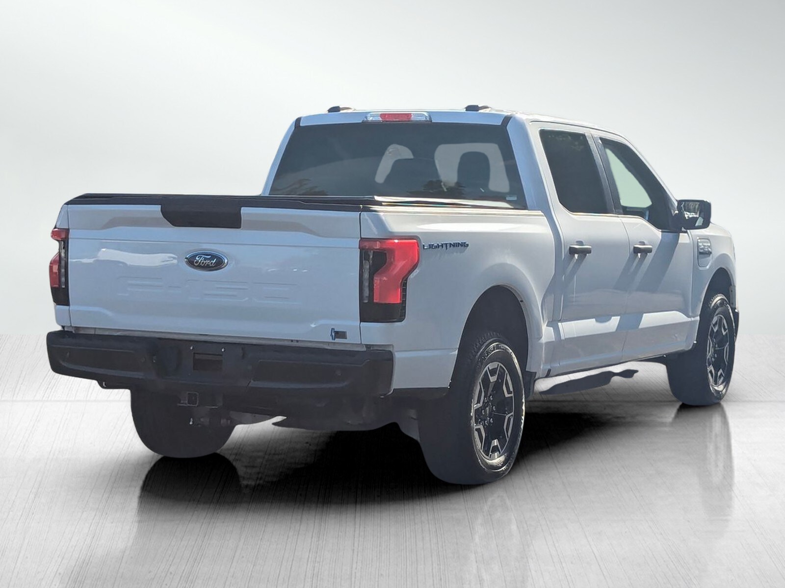 2022 Ford F-150 Lightning photo 4