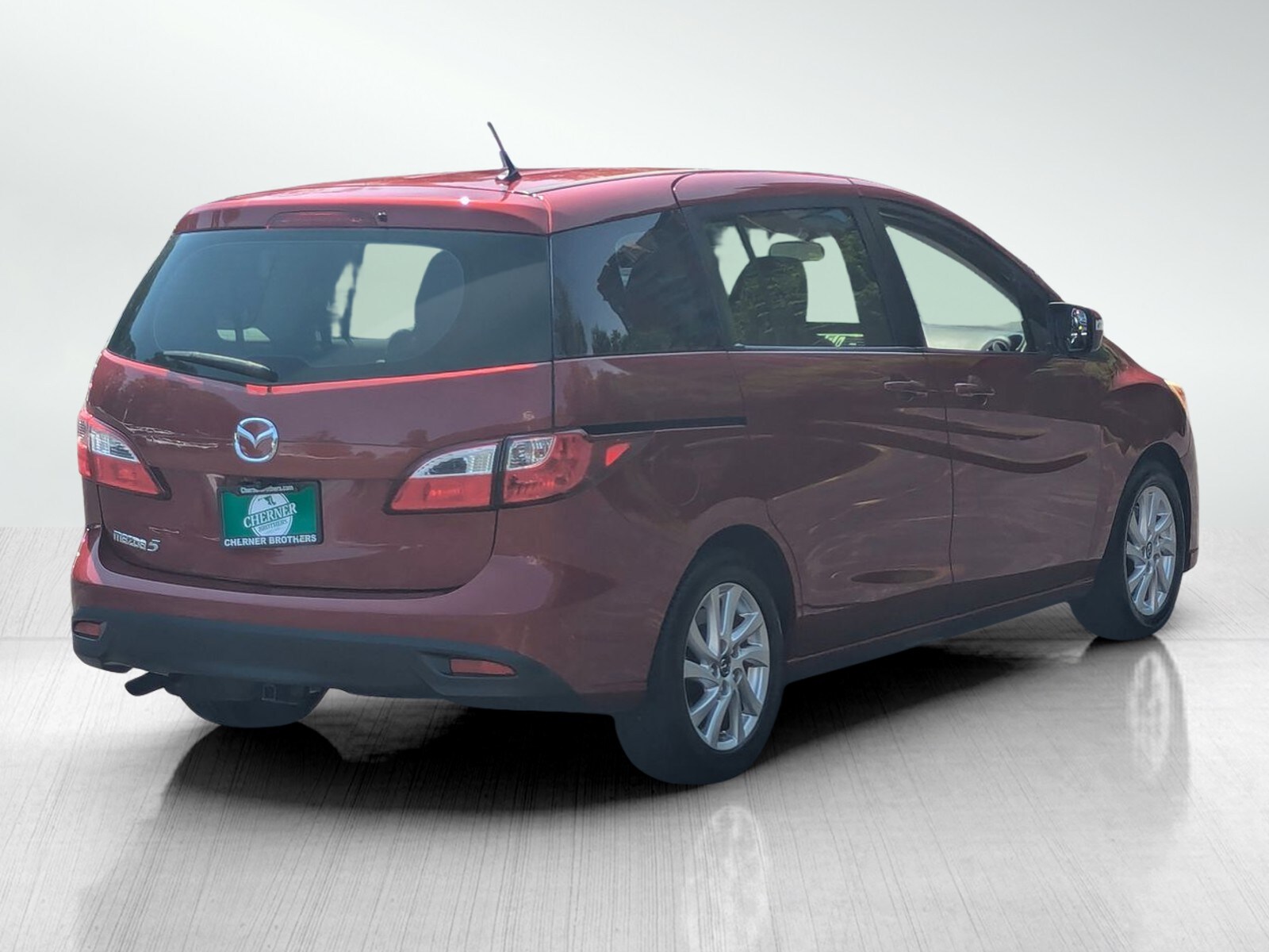 2013 Mazda Mazda5 Sport photo 4