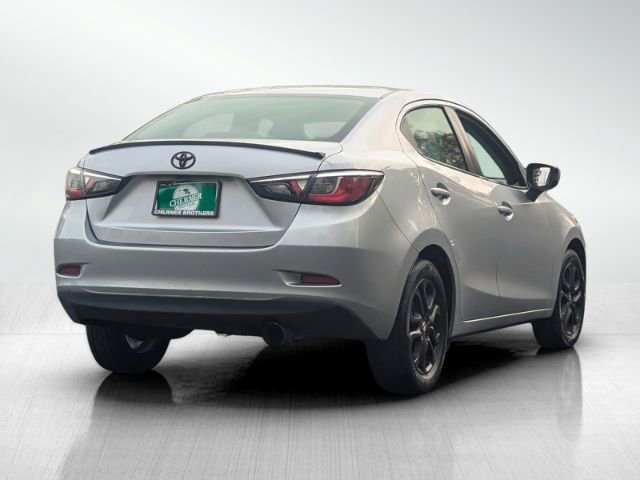 2017 Toyota Yaris iA Base photo 3