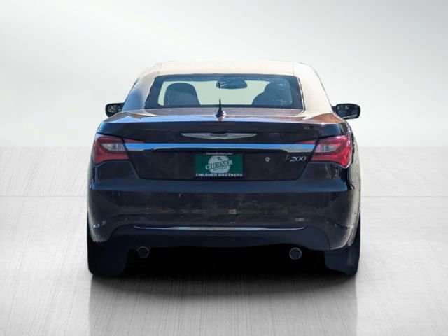 2013 Chrysler 200 Limited photo 3