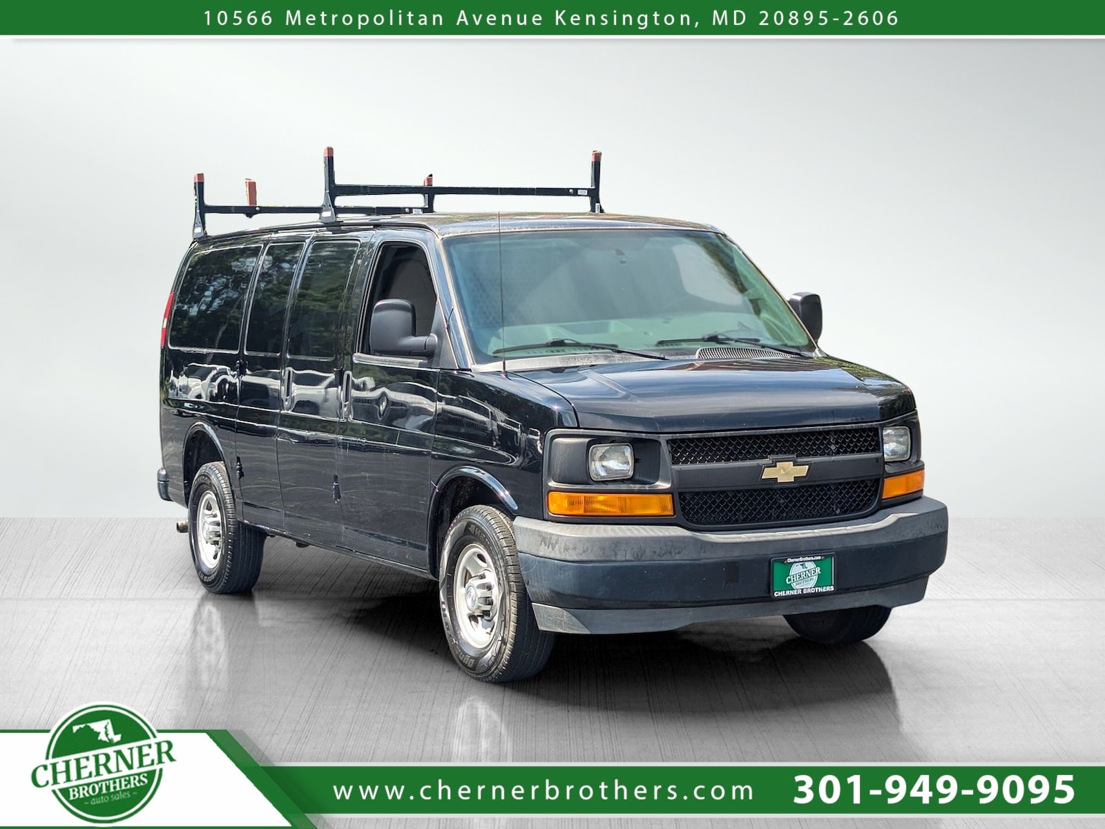2017 Chevrolet Express Cargo Work Van's photo
