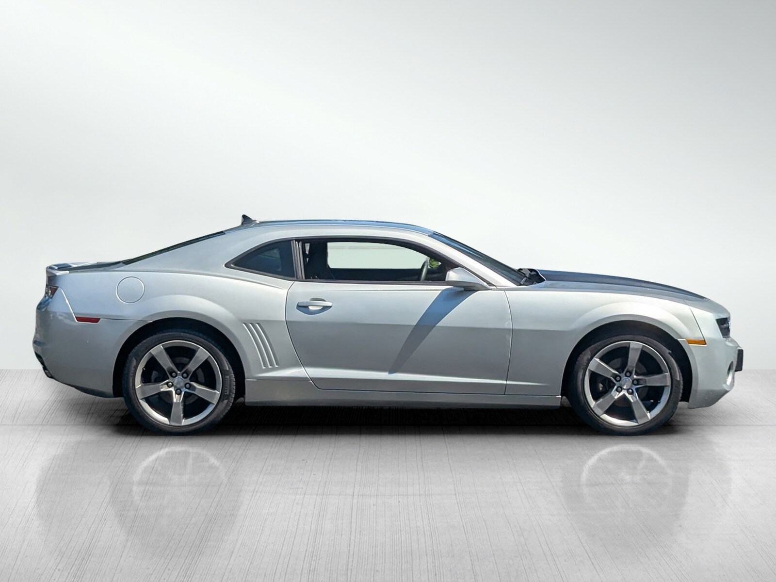 2011 Chevrolet Camaro 2LT photo 3