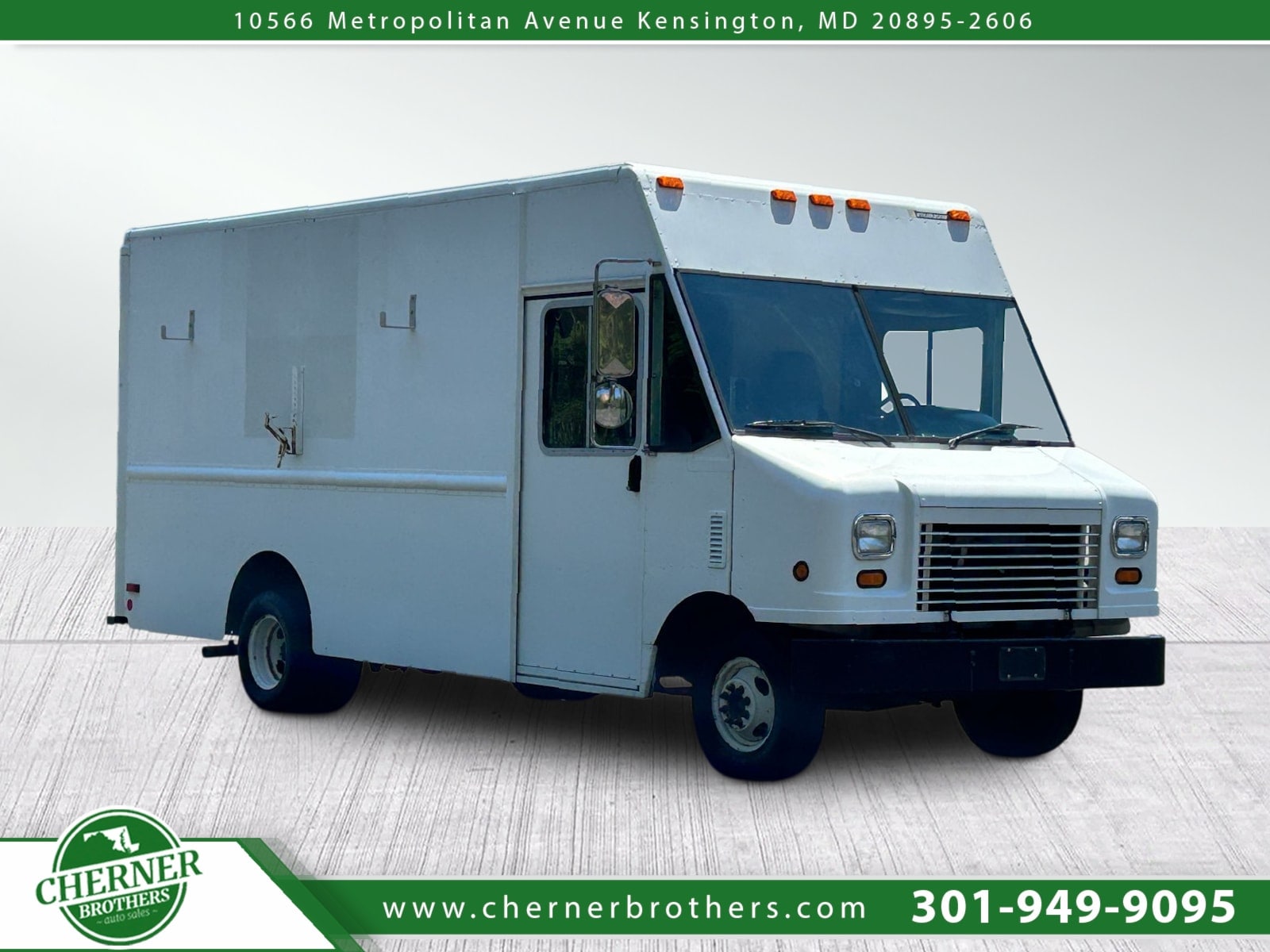 2013 Ford E-Series's photo