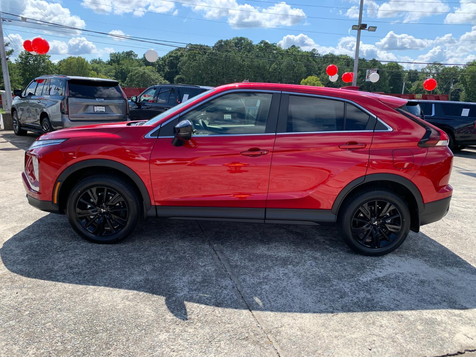 2025 Mitsubishi Eclipse Cross LE photo 4