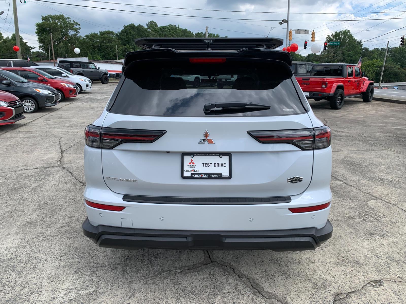 2025 Mitsubishi Outlander SE Ralliart photo 3