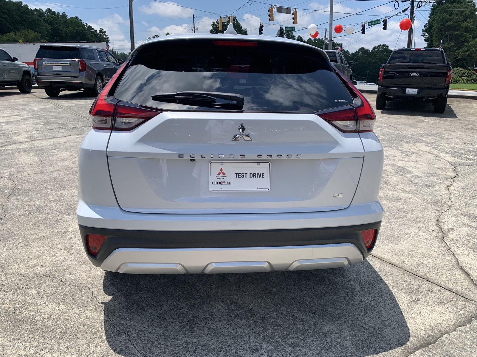 2025 Mitsubishi Eclipse Cross SE photo 3