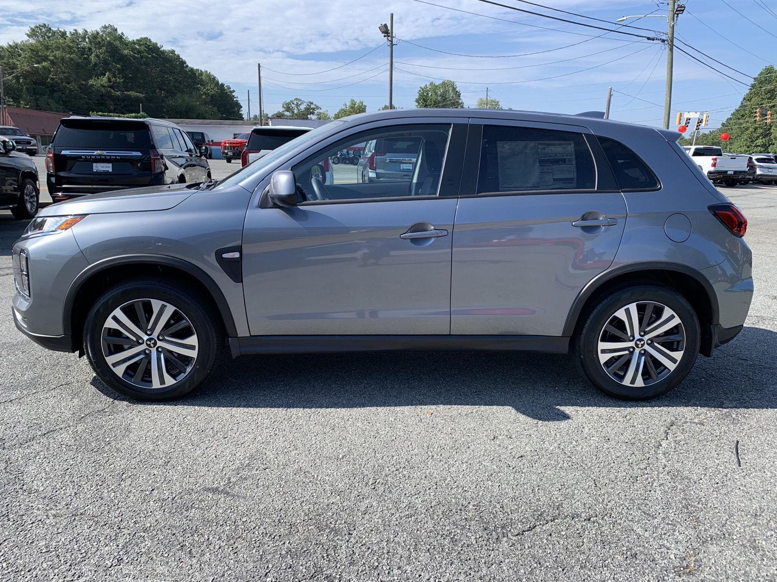 2025 Mitsubishi Outlander Sport ES photo 2