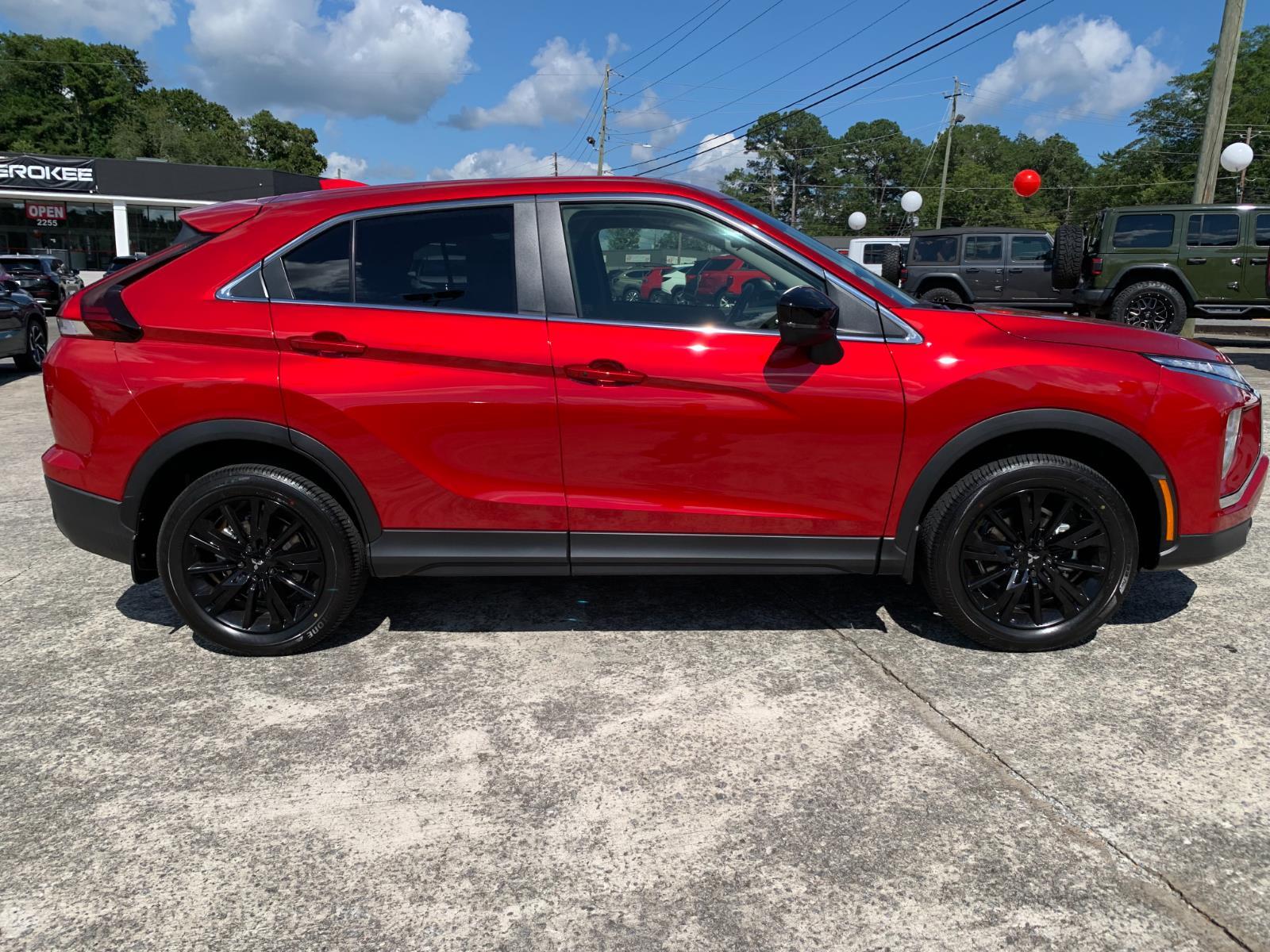 2025 Mitsubishi Eclipse Cross LE photo 2