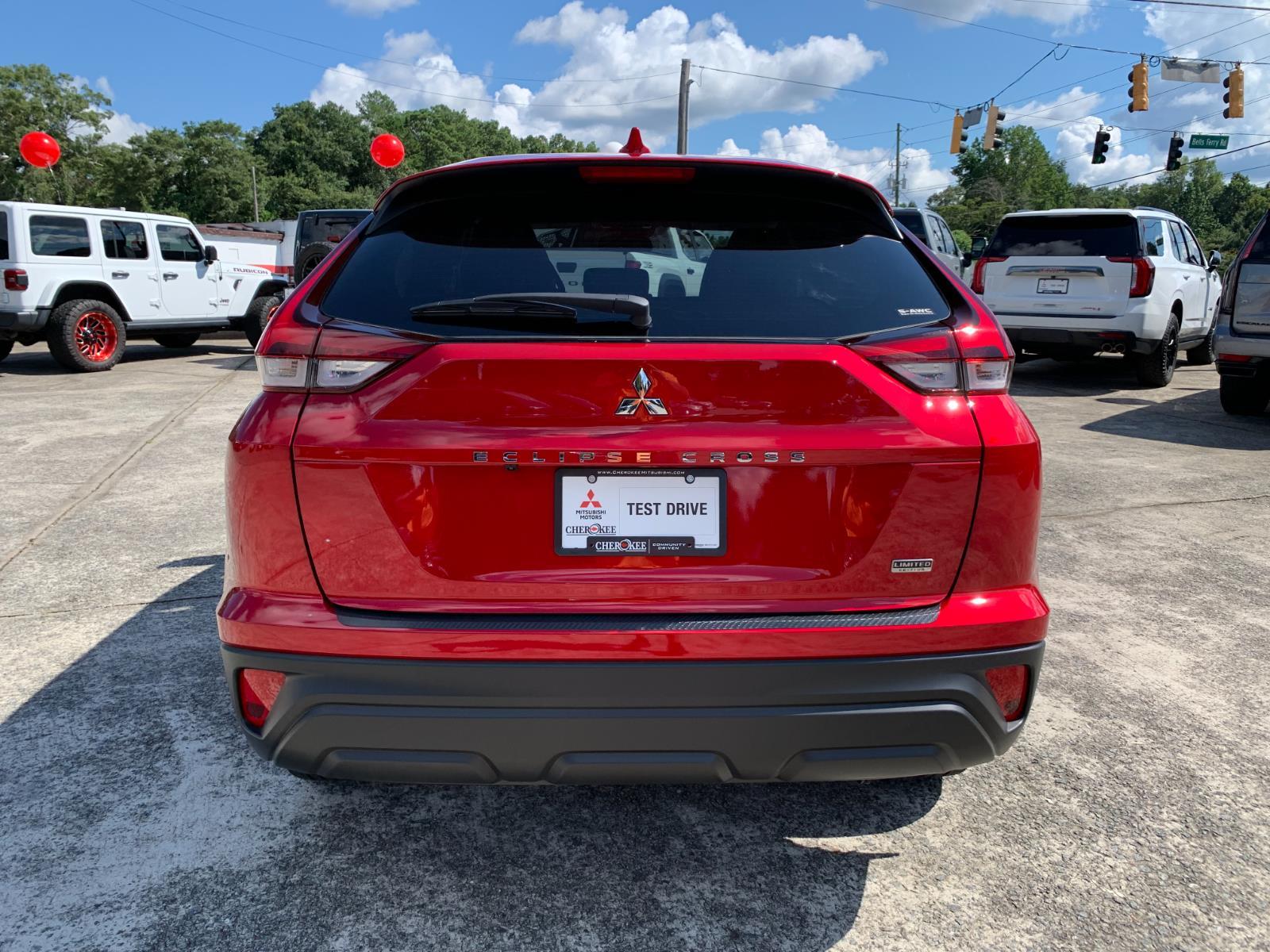2025 Mitsubishi Eclipse Cross LE photo 3