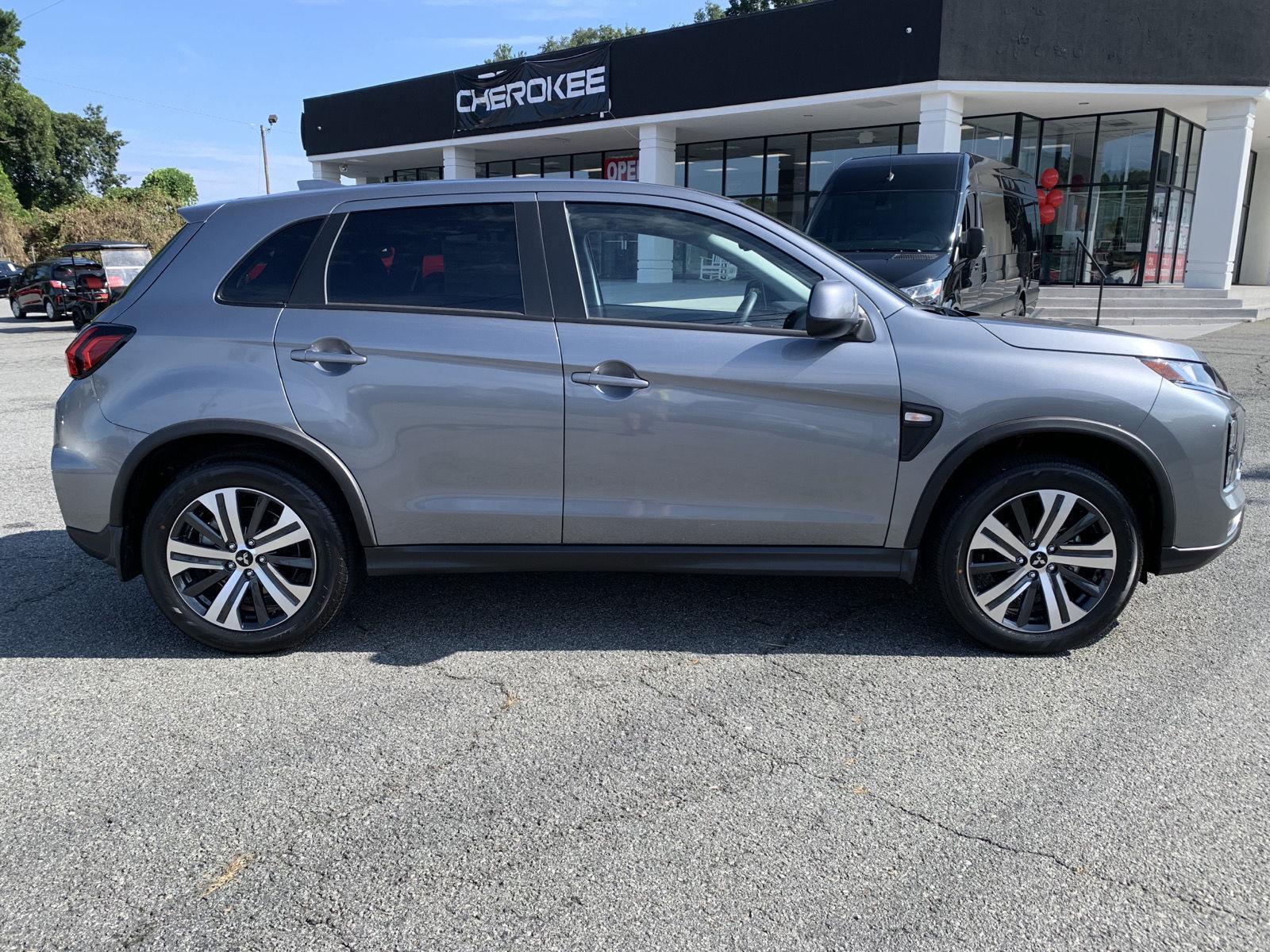 2025 Mitsubishi Outlander Sport ES photo 4