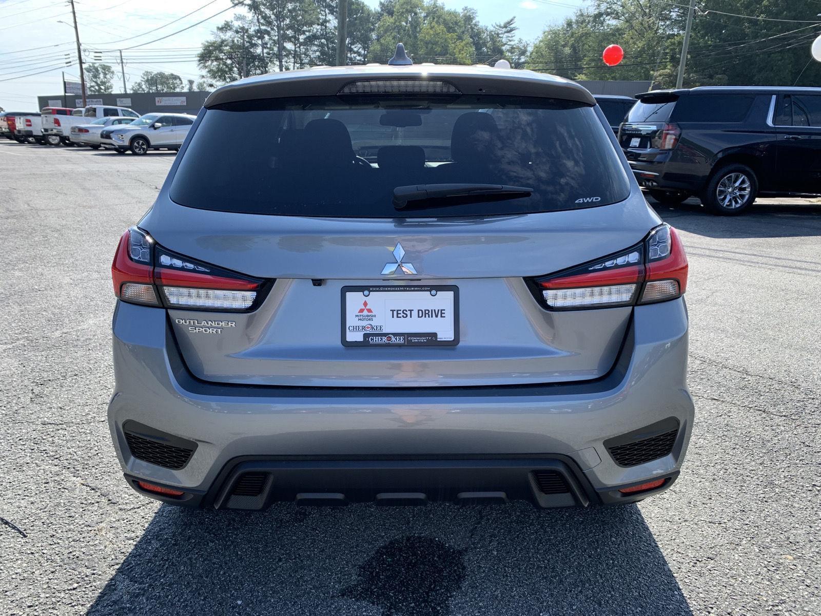 2025 Mitsubishi Outlander Sport ES photo 3