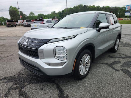 2024 Mitsubishi Outlander ES SUV