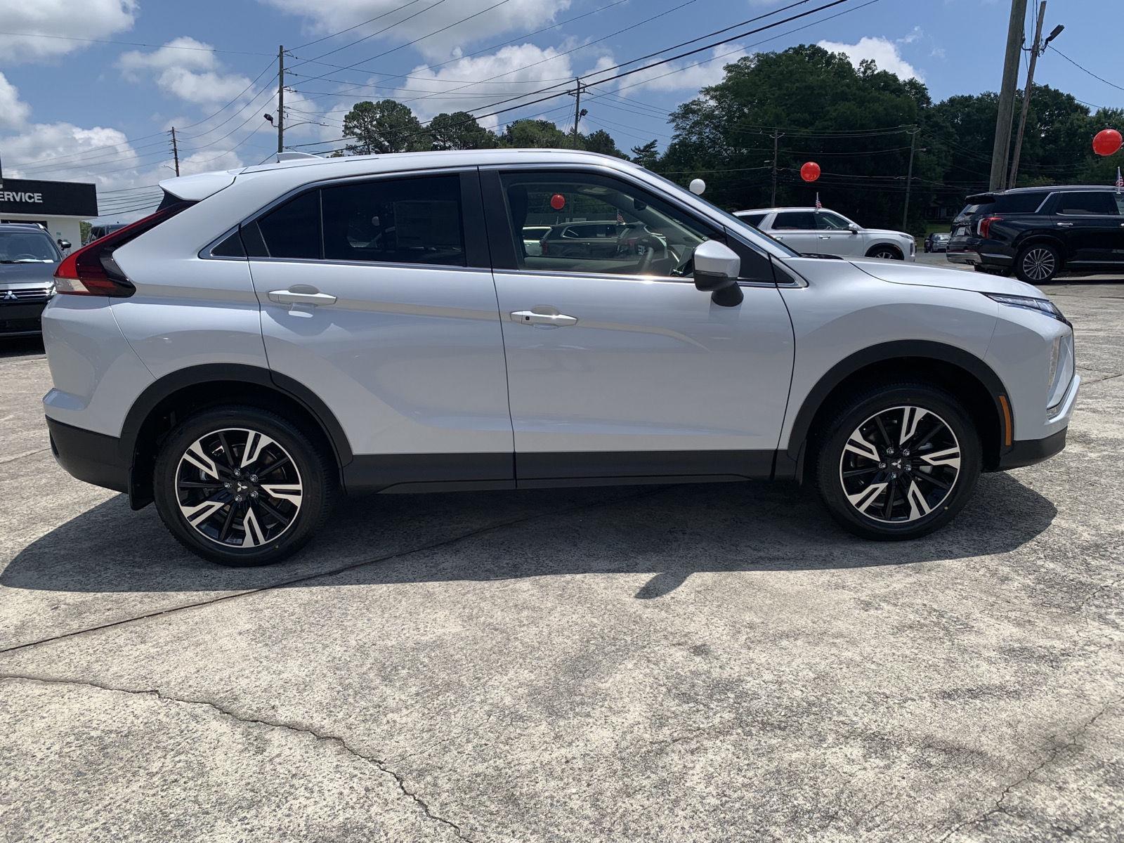 2025 Mitsubishi Eclipse Cross SE photo 2