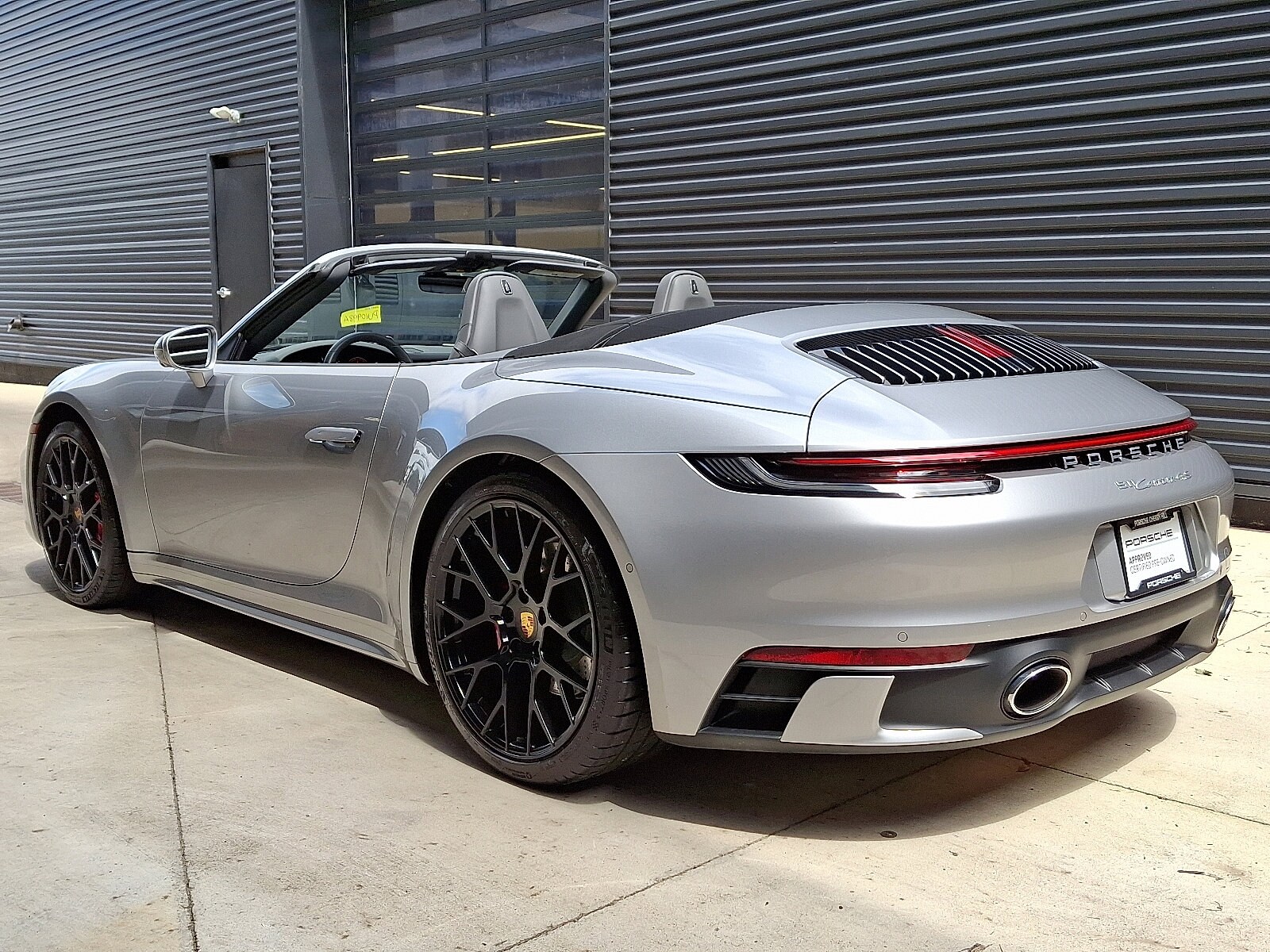 2023 Porsche 911 4S photo 3