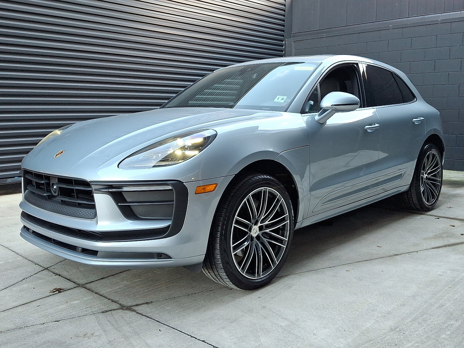 2025 Porsche Macan SUV