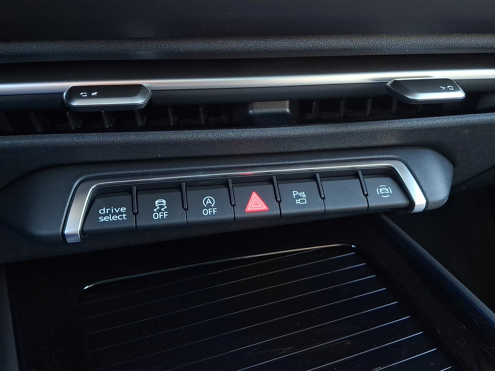 2026 Audi Q3 Base - Photo 14