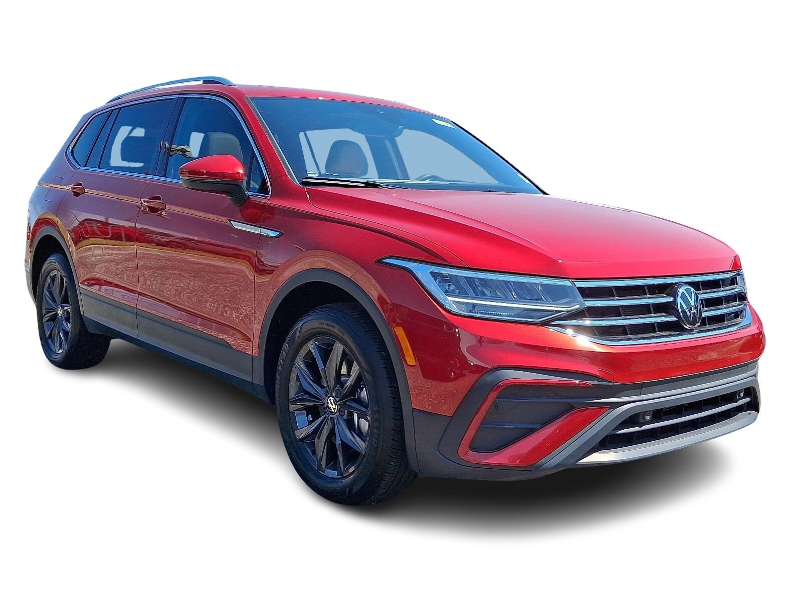 2024 Volkswagen Tiguan SE Wolfsburg Edition photo 3