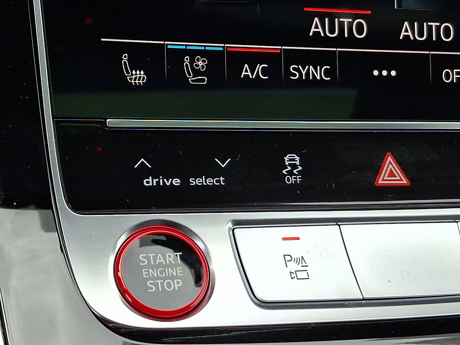 2026 Audi SQ7 Premium Plus - Photo 18