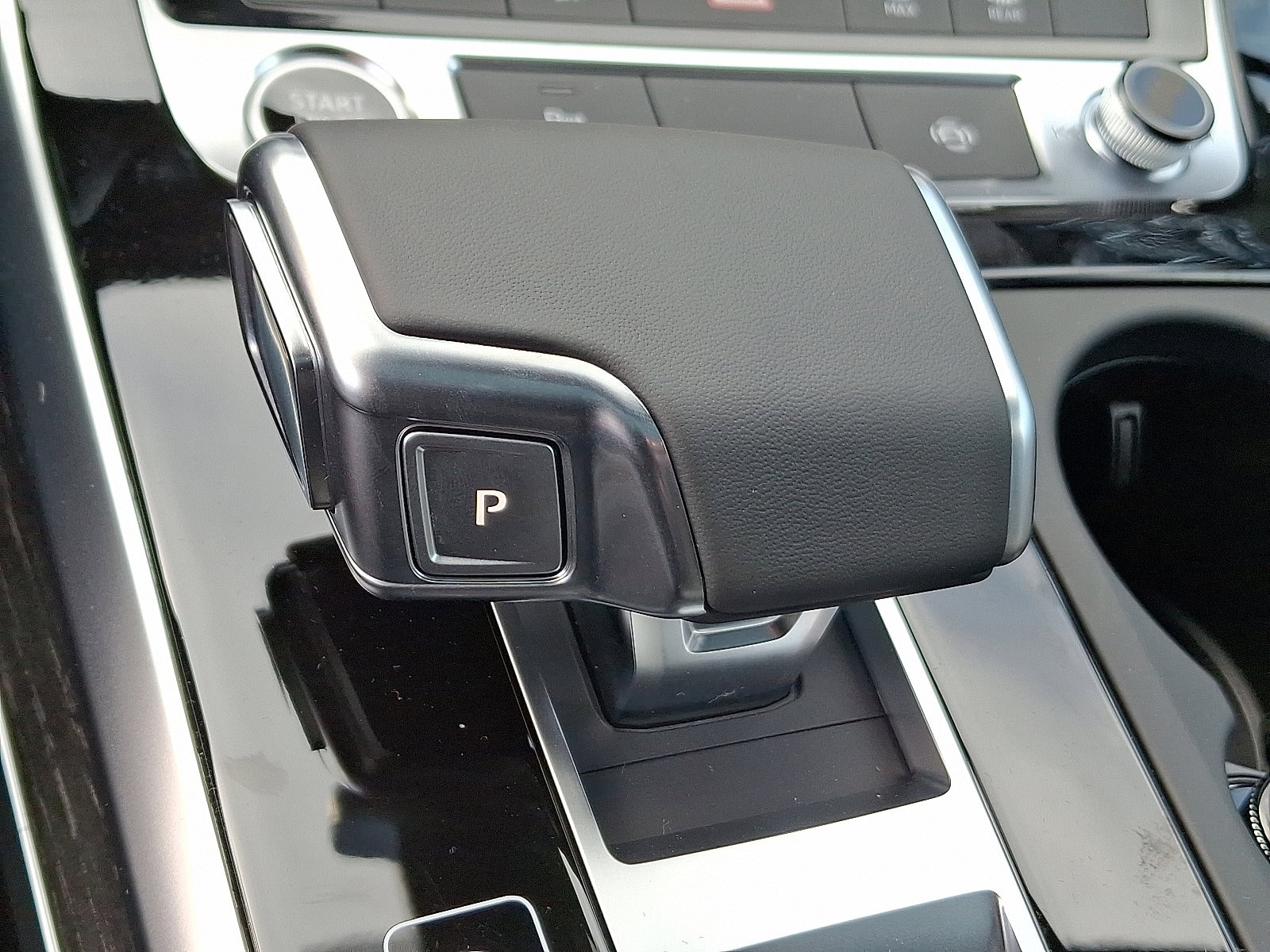 2026 Audi Q7 Premium - Photo 12